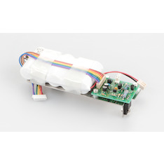 Akkubetrieb intern, Betriebsdauer bis zu 32 h, Ladezeit ca. 12 h, Ladestandsanzeige im Display. AUTO-OFF-Funktion zur Akkuschonung, abschaltbar. Für Modelle mit Wägeplattengröße 180×160 mm